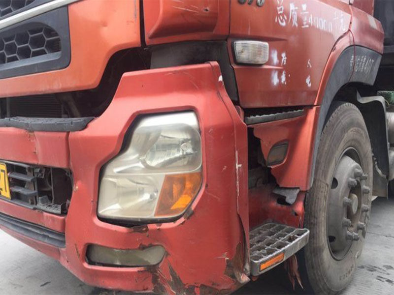 The Truck Has Psoriasis. It'S Dangerous To Let It Go