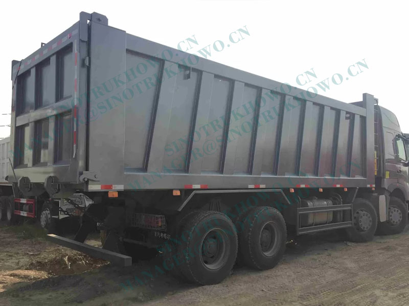 8X4 371HP 60 Ton Heavy Spec Dump Truck With 12 Tires , 1 Year Warranty-HowoA7 Dump Truck