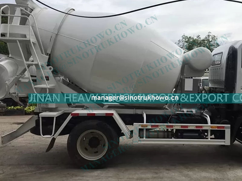 HOWO Light Duty Cement Mixer Truck Self Loading 4x2 3cbm 5M3-ZZ1167G3815C1-1