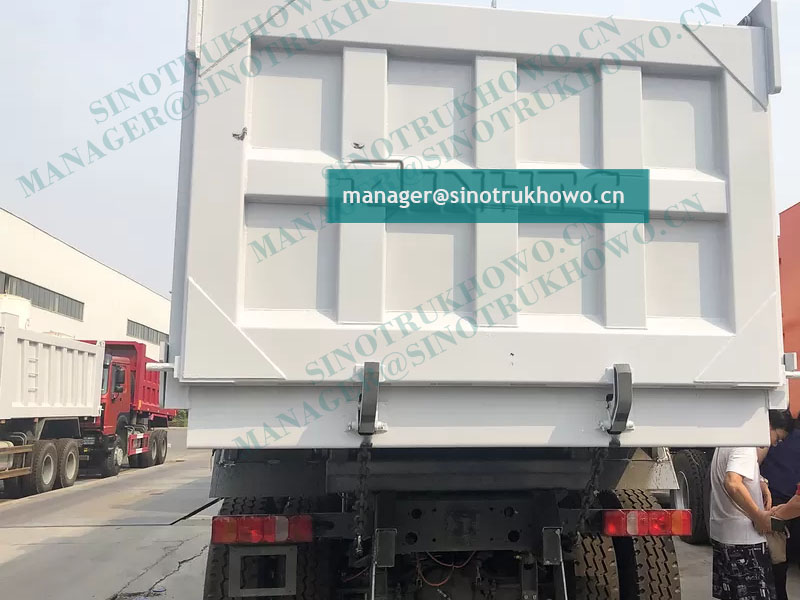 Sinotruk HOWO 6x4 10 Wheels Heavy Duty Dump Truck 30t 18Cubic 380hp-ZZ3257N3847A-1